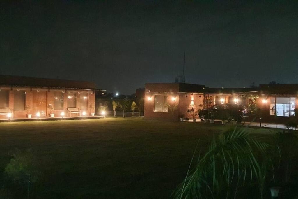 Вилла M&M Farm Rohtak Экстерьер фото